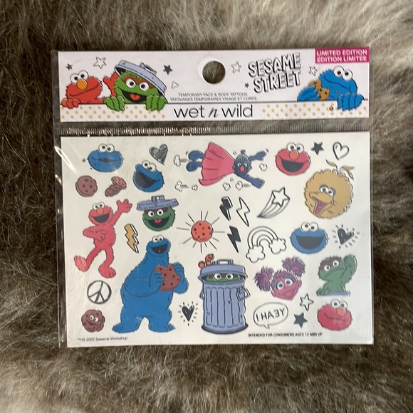 NEW Limited Edition Wet & Wild x Sesame Street Makeup Bundle - Picture 8 of 13